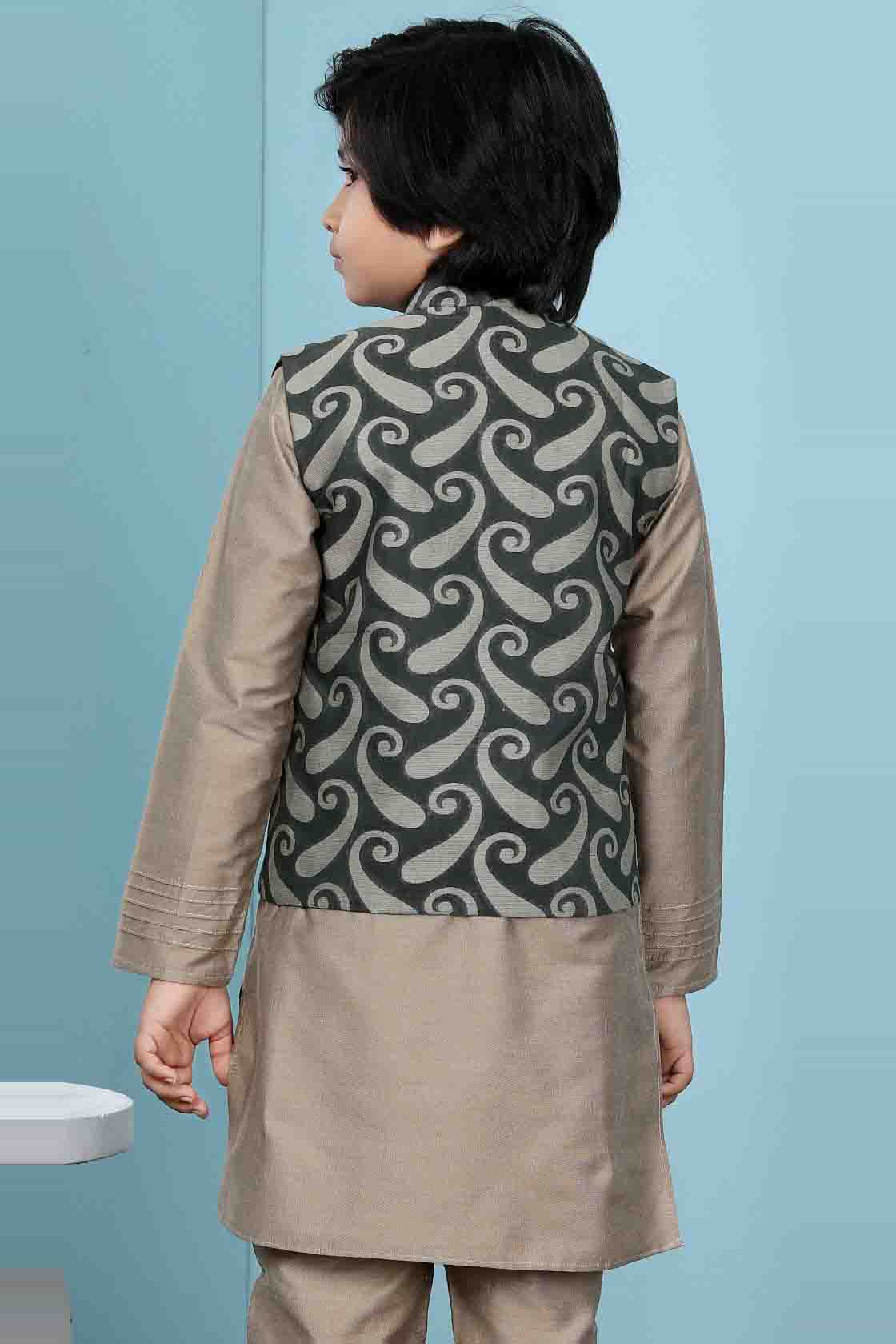Green Colour Handloom Silk Jacket